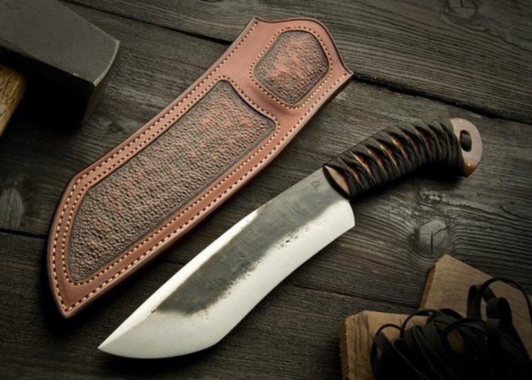 We Love the Craftsmanship in These Custom Knives (1)