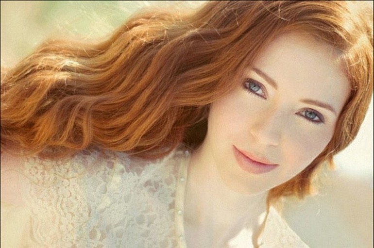 Beautiful Redheads To Kick Your Week Off (1)