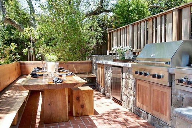 These Outdoor Kitchens Help You Get Your Grill On (1)