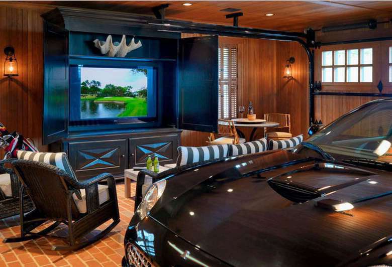 A Man’s Garage Man Cave is His Castle (1)