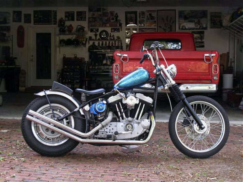Suburban Men Afternoon Drive: Two-Wheeled Freedom Machines Motorcycles Harley-Davidson (1)