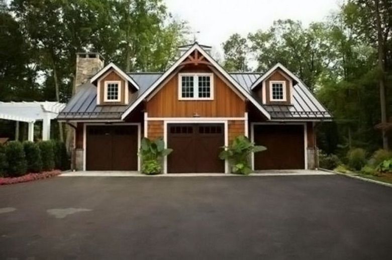 Suburban Men This Ultimate Man Cave Garage is Nicer Than Your House (1)