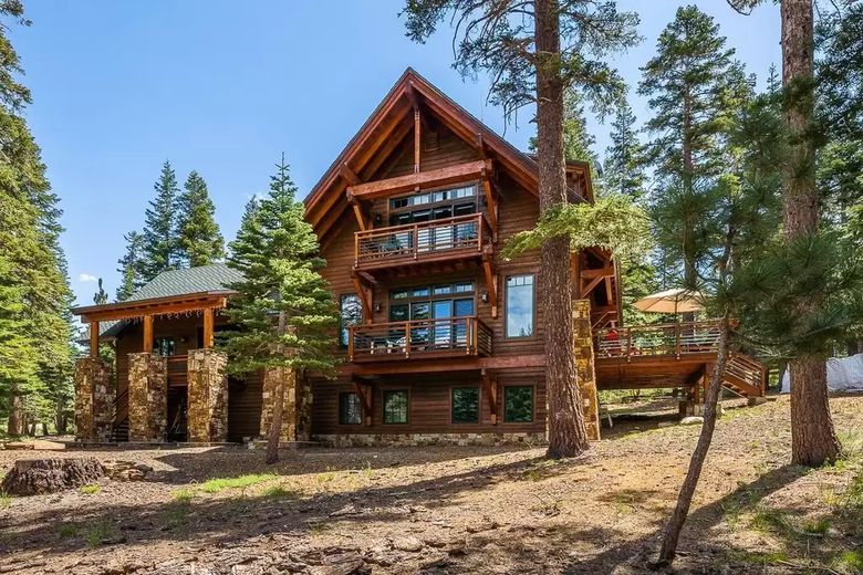 Dream House: Mammoth Lakes Woodsy Retreat